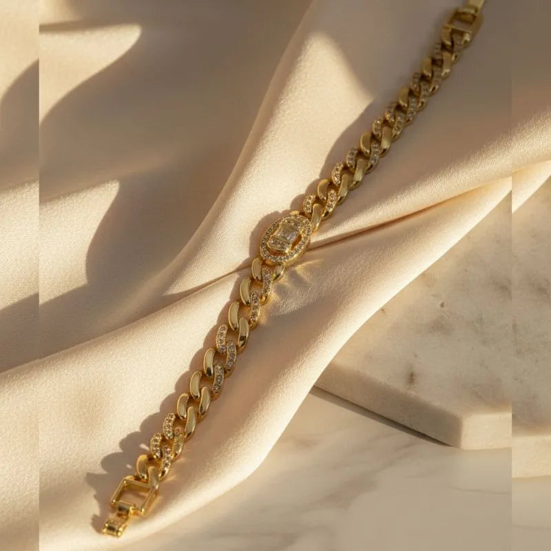 سوار كوبي ذهبي مرصع بالألماس - مشبك صندوقي على شكل باغيت