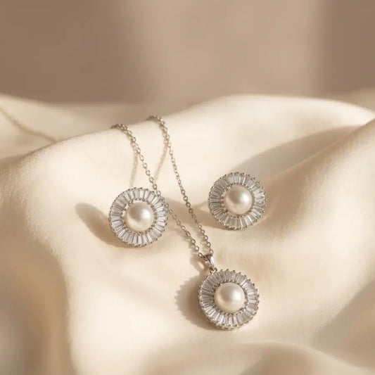 Luxury Silver-Toned Pearl and Zirconia Jewelry Set