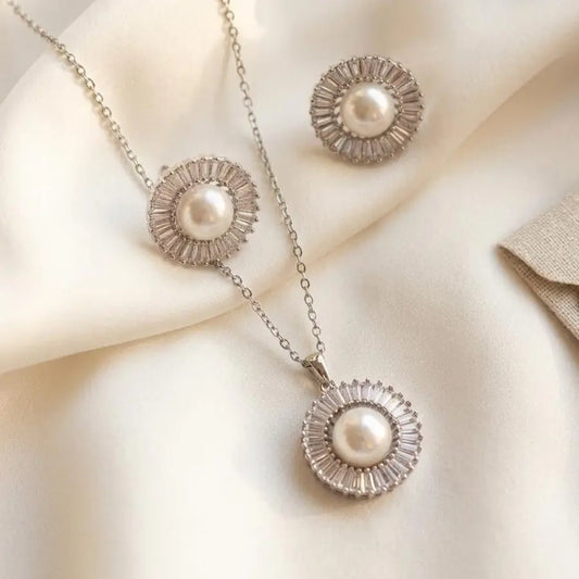 Luxury Silver-Toned Pearl and Zirconia Jewelry Set