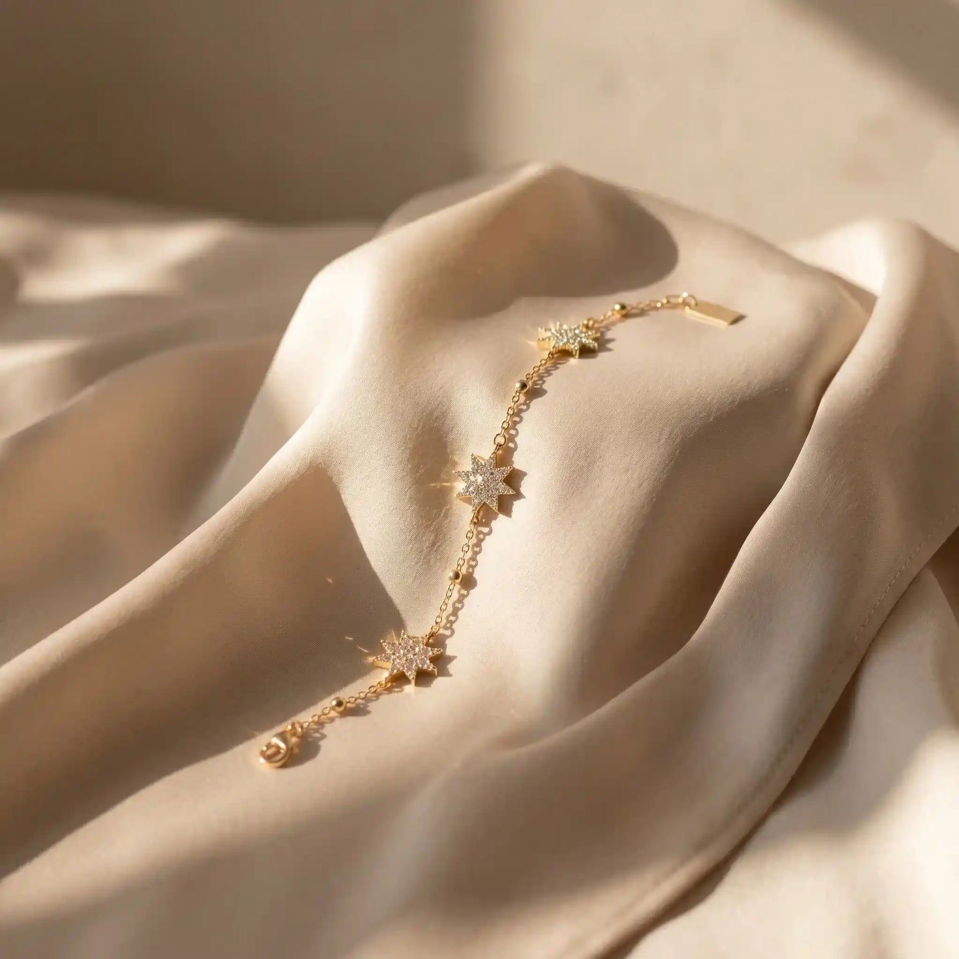 Elegant Gold-Plated Multi-Star Chain Bracelet with Zirconia