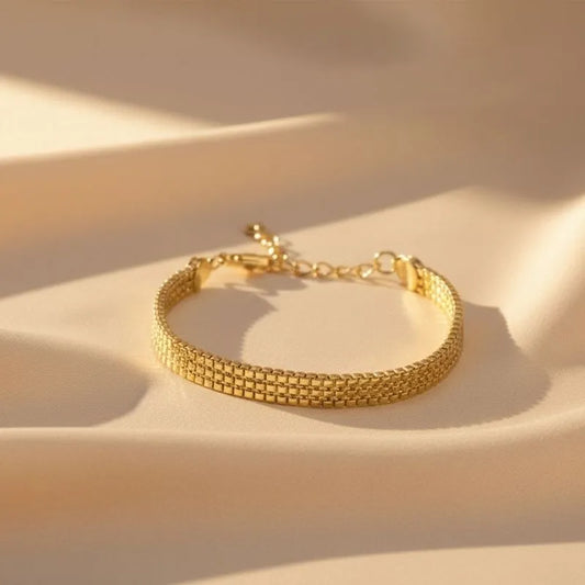 Gold-plated mesh link bracelet