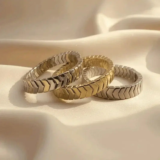 Toned Arrow motif bangle bracelet Gold | Silver | Mixed